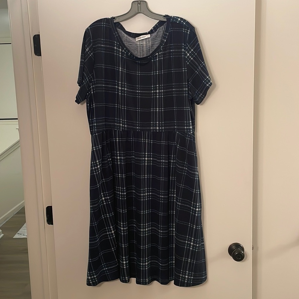 Short sleeve dress